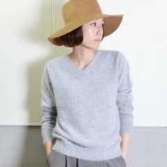 ママ様専用☆LUCA フェレット Vネックニットのサムネイル