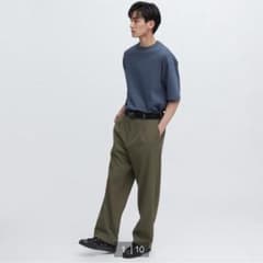 【ユニクロ】タックワイドパンツ（丈標準70～76cm）男女兼用M/黒(ブラック)のサムネイル