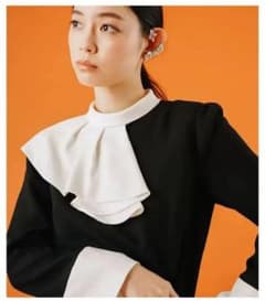 CELFORD⭐︎アシメフリルカラーワンピースのサムネイル