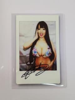 Hitomi 直筆サイン入りチェキ 01 - メルカリ