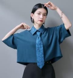 HARE✨極美品✨イソザイネクタイツキショートシャツのサムネイル