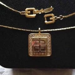 りーちゃん様専用GIVENCHY ネックレスのサムネイル