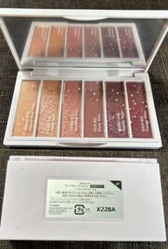 アイシャドウパレットのサムネイル