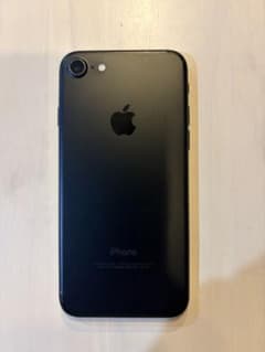 ジャンク品　Apple iPhone 7 ブラック 本体のサムネイル