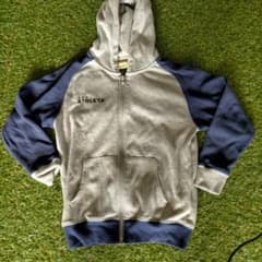 ATHLETA フルジップフーディ 130サイズ グレー/ネイビーのサムネイル