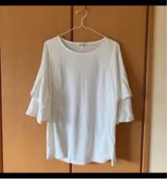 着用３回！授乳口ありフリルTシャツ カットソーのサムネイル