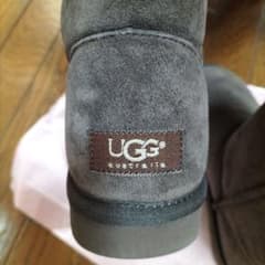 UGGの新品、未使用のブーツのサムネイル