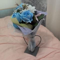 造花 ブーケ ブルー＆ホワイト 卓上装飾のサムネイル