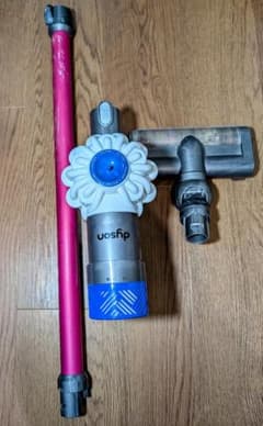 【ジャンク品】Dyson ダイソン DC62 コードレスクリーナー（充電器なし）のサムネイル