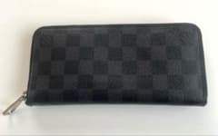 LOUIS VUITTON ヴェルティカルダミエ・グラフィット　長財布のサムネイル