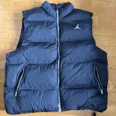 ジョーダン　ダウンベスト Jordan ダウンベスト ブラック - メルカリ