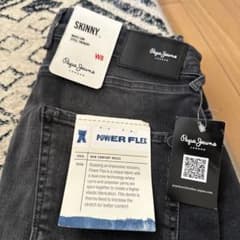 PEPE JEANSのサムネイル
