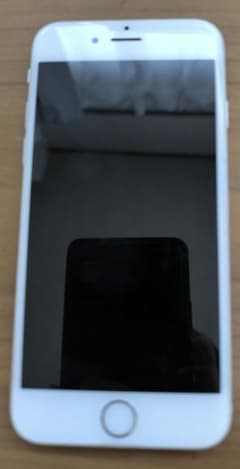 Apple iPhone 6s シルバー 本体のサムネイル