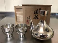 錫製の酒器のサムネイル
