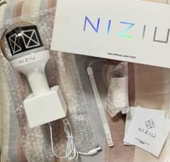 NiziU公式ペンライトのサムネイル
