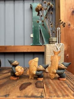 藤岡孝一 木彫 ポルックス 小人 魚を抱える小人 a 北海道作家 藤岡孝一 木彫 ポルックス 小人 魚を抱える小人 a 北海道作家