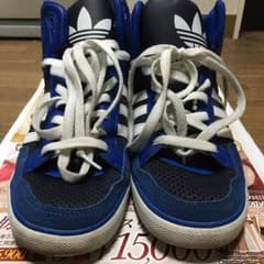 adidasスニーカー23.5cmのサムネイル