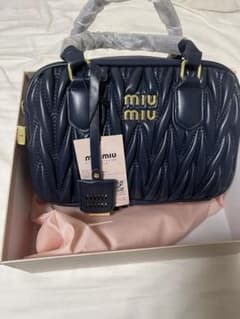miumiuバックのサムネイル