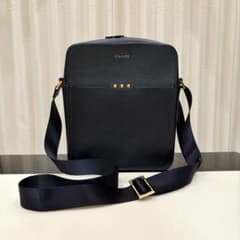 CULLNI】スクエア レザーショルダーバッグ 黒 ブラック 牛革 - メルカリ