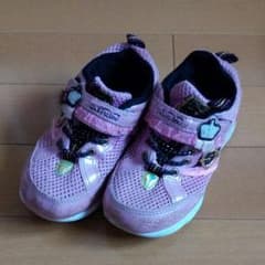スニーカーのサムネイル