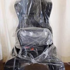 りぃーー様専用☆OGKチャイルドシート 新品未使用品のサムネイル