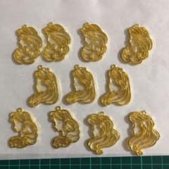 ハンドメイド素材☆プリンセス型レジン枠セットのサムネイル