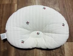 ケラッタイブルベビー枕 たまご型 さくらんぼ柄のサムネイル