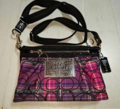 新品COACH チェック柄ショルダーバッグのサムネイル