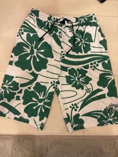 ハイビスカス柄ショートパンツ キッズ160サイズのサムネイル