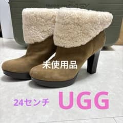 UGGブーツ　24センチ　uggヒール　ブーティ　ボアブーツ　ショートブーツのサムネイル