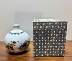 陶芸 花瓶 壺 蘭の絵 銘あり 共箱付き 陶器 花瓶 唐子図 飾り壺 共箱付き - メルカリ