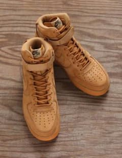 NIKE スニーカーのサムネイル