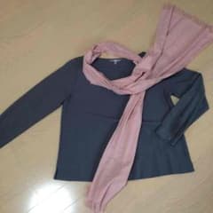 【美品】ユニクロ グレーのブラウスのサムネイル