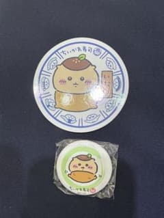 ちいかわ寿司 缶バッジ ノベルティステッカー 2点セット　くりまんじゅうのサムネイル