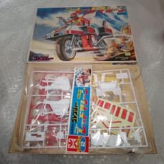 秘密戦隊ゴレンジャー　ニューレッドマシーン　ゼンマイ　プラモデル　未組立 秘密戦隊ゴレンジャー ニューレッドマシーン ゼンマイ プラモデル 未
