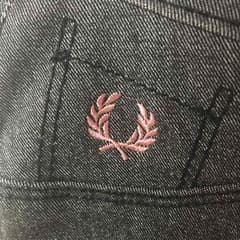 《FRED PERRY》スキニーパンツ グレーデニムのサムネイル