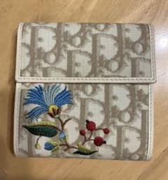 YUNAさま　クリスチャンディオール  財布のサムネイル