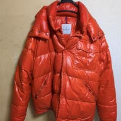 MONCLER オレンジ ダウンジャケットのサムネイル