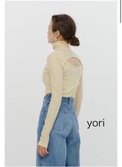yori shirocon バックオープンタートルカットソー ライトイエロー