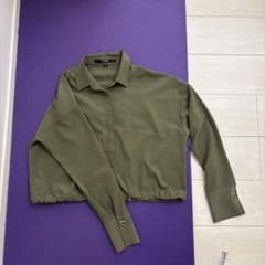 GUESS 長袖シャツ カーキ XS