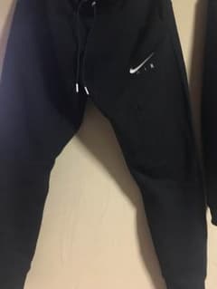 NIKEのサムネイル