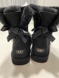 最終価格ugg ムートンブーツ　リボン　ブラックのサムネイル