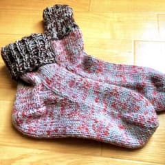 おばぁの手編みシリーズ　ぬくぬくニットのくつ下　ピンクのサムネイル