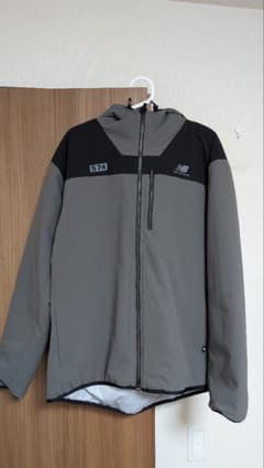 new barance(ニューバランス)中綿フーディージャケット - メルカリ