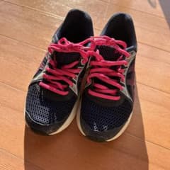ASICS ネイビー ピンク スニーカーのサムネイル