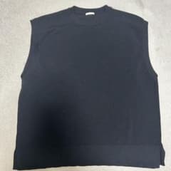 GU ニットベスト 黒のサムネイル