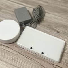 Nintendo 任天堂 ニンテンドー 3DS 本体　ホワイトのサムネイル