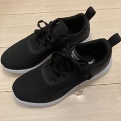 ［新品未使用］Reebokの黒スニーカーのサムネイル