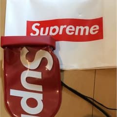supreme 早い者勝ち！のサムネイル