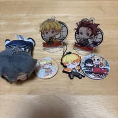鬼滅の刃　グッズ　ぬいぐるみ　アクスタ　フィギュア　缶バッジ　等　まとめ売り 鬼滅の刃 グッズセット アクリルスタンド 缶バッジ ぬいぐるみ - メルカリ